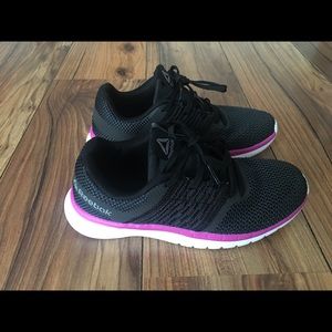 Reebok size 7 women's